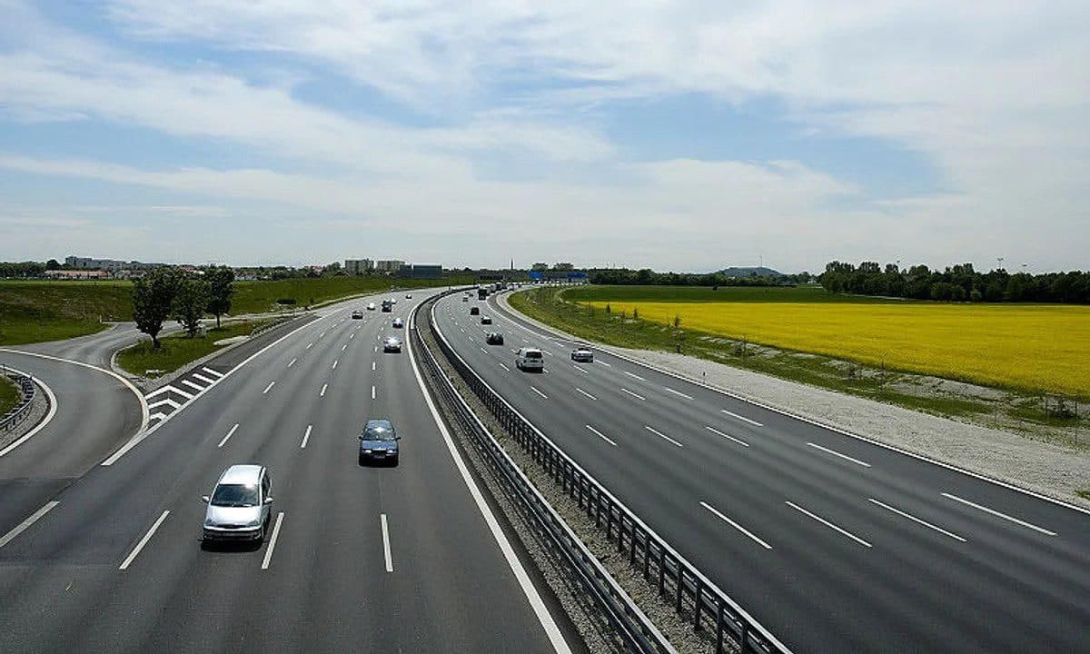 Строительство автодороги Ташкент-Андижан